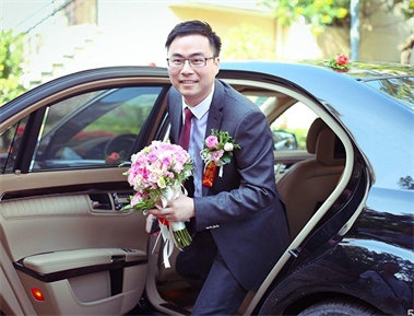 标题：婚车租赁
浏览次数：3488
发布时间：2018-05-31